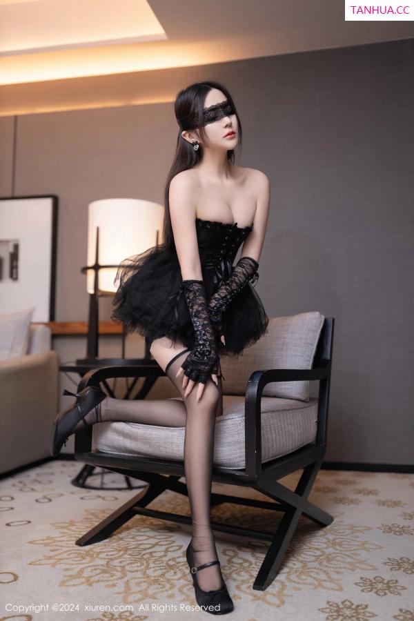 鱼子酱fish  [XiuRen]高清写真图 2024.03.01 No.8166 鱼子酱Fish 黑丝性感第38张图片